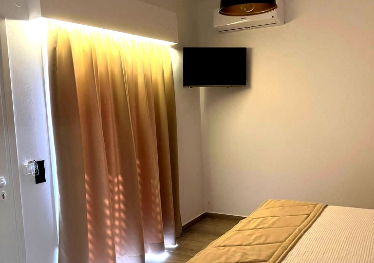 DEL REY ROOMS